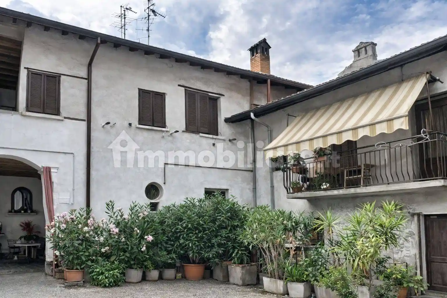 Appartamento in vendita a Besana in Brianza