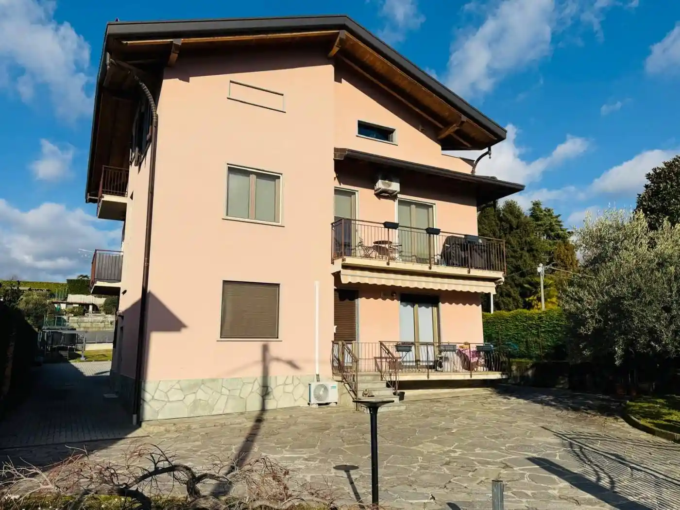 Appartamento in vendita a Montano Lucino