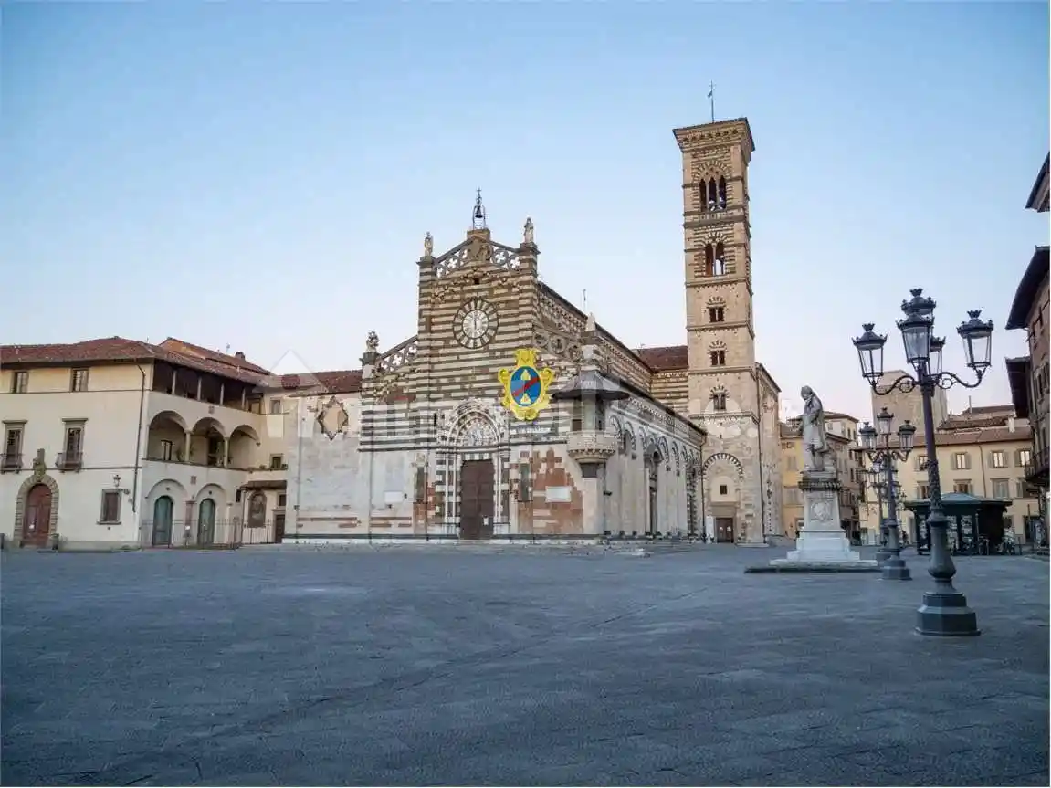 Palazzo - Edificio in vendita a Prato