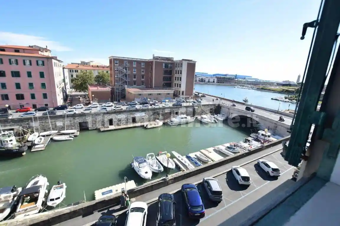 Appartamento in vendita a Livorno