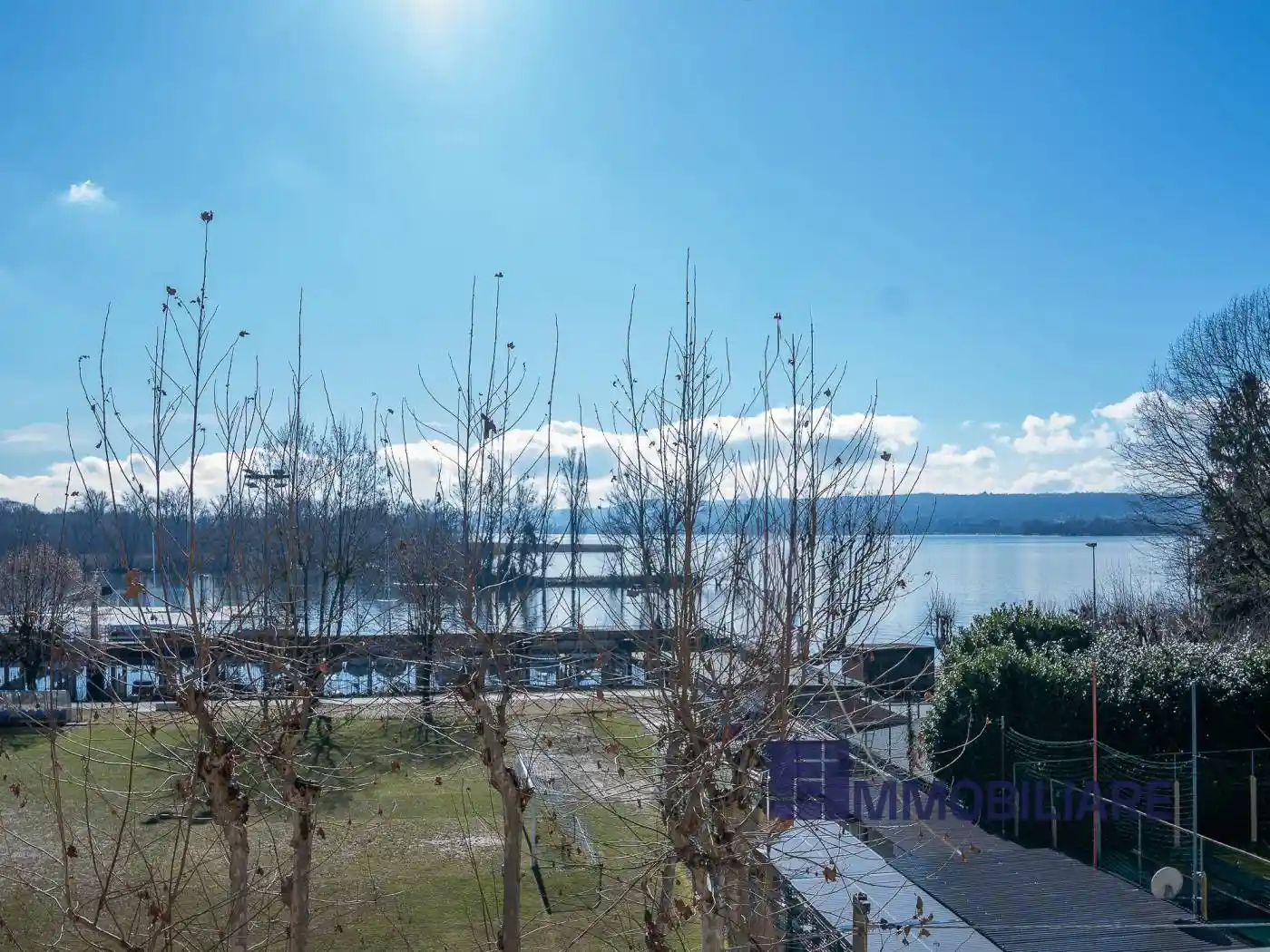 Appartamento in vendita a Angera