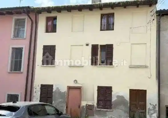 Casa indipendente in vendita a Canneto Pavese
