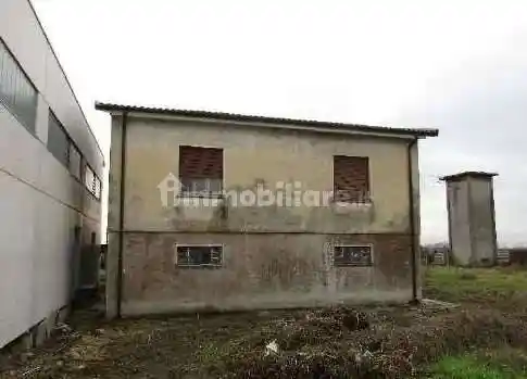 Villa in vendita a Robbio