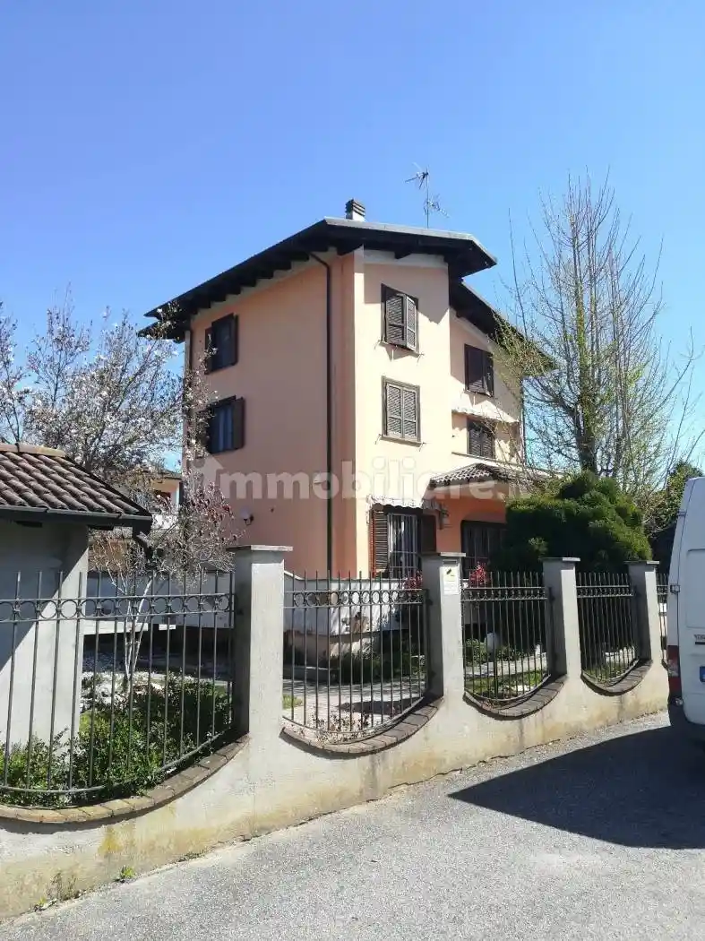 Villa in vendita a Castello d'Agogna