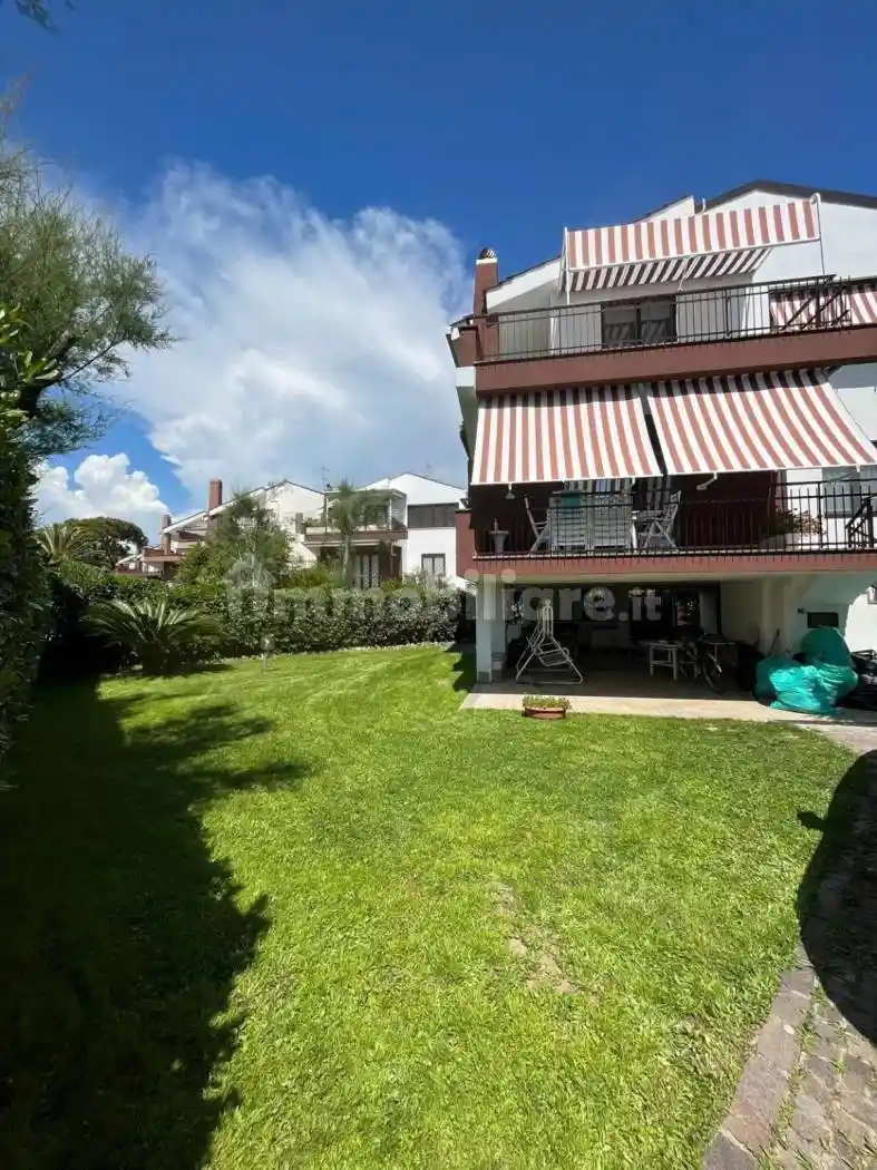 Villetta a schiera in affitto a Santa Marinella