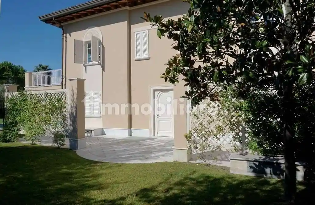 Villa in vendita a Forte dei Marmi