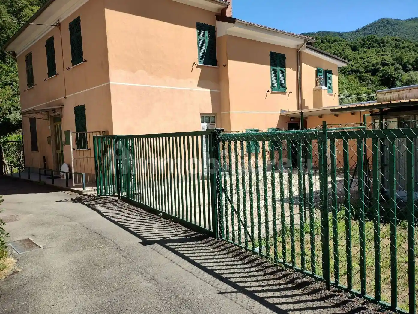 Casa indipendente in vendita a Mezzanego