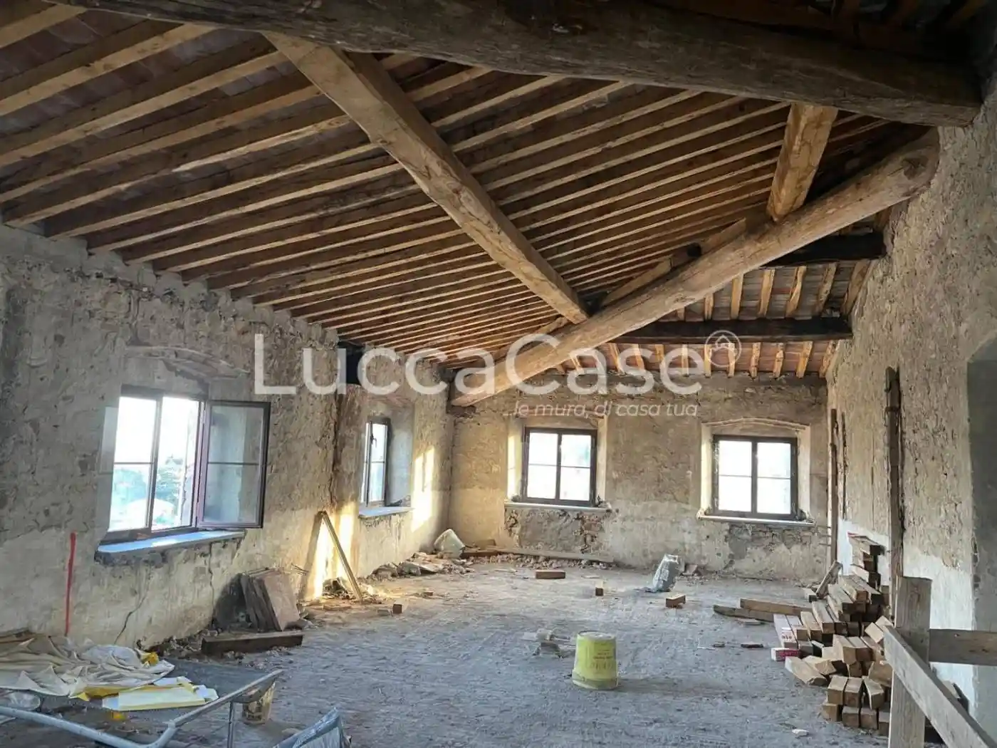 Casa indipendente in vendita a Lucca