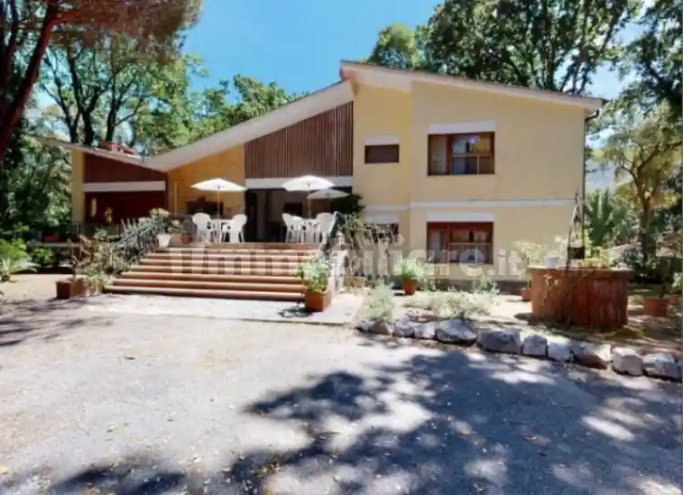 Villa in affitto a Sabaudia