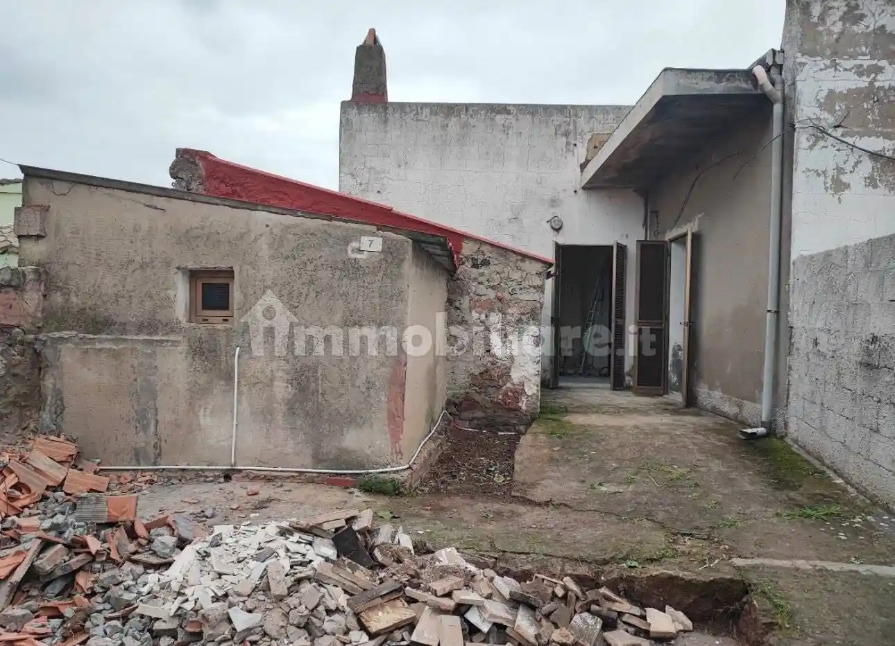 Rustico - Casale in vendita a Piscinas