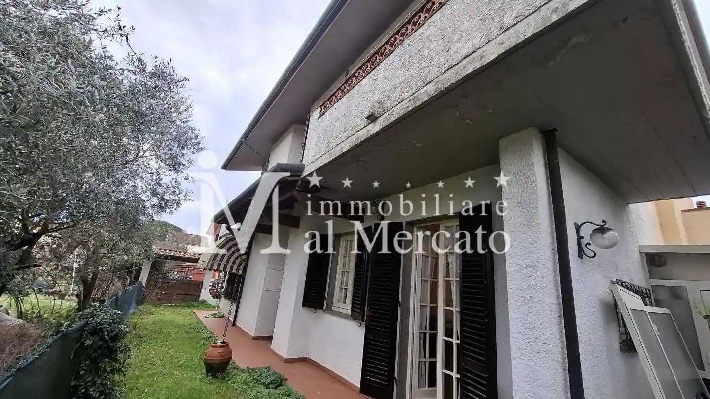 Villetta a schiera in vendita a Viareggio