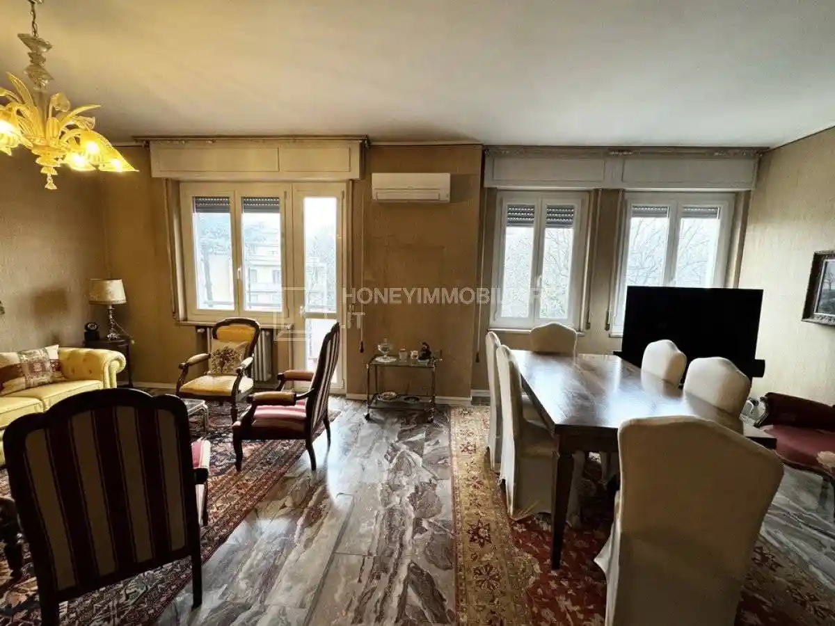 Appartamento in vendita a Parma