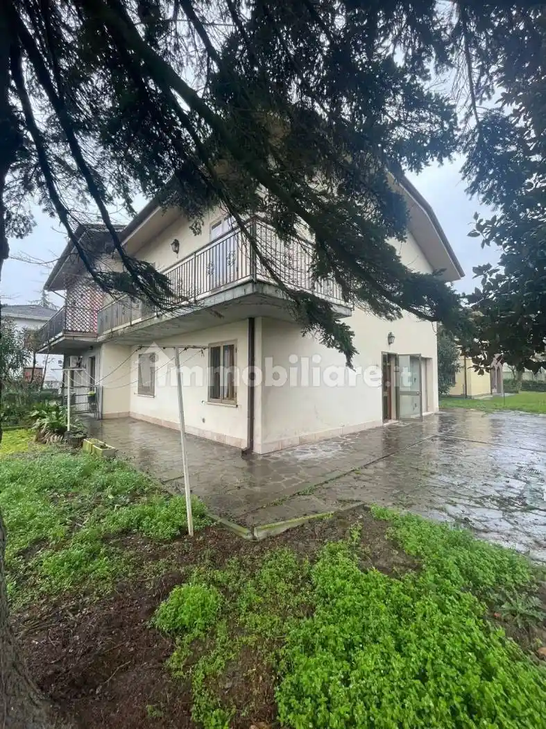 Villa in vendita a Mirandola