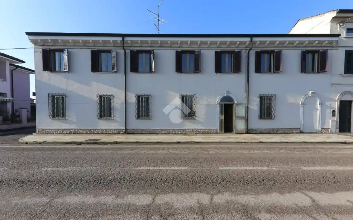 Villetta a schiera in vendita a Roverbella