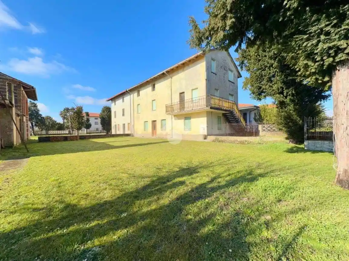 Casa indipendente in vendita a Castions di Strada