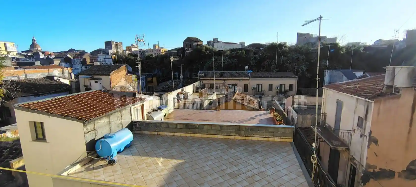 Palazzo - Edificio in vendita a Catania