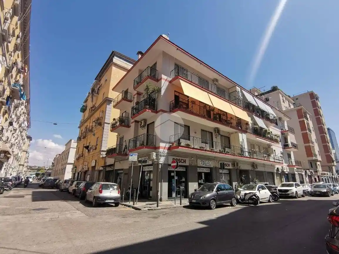 Appartamento in vendita a Napoli