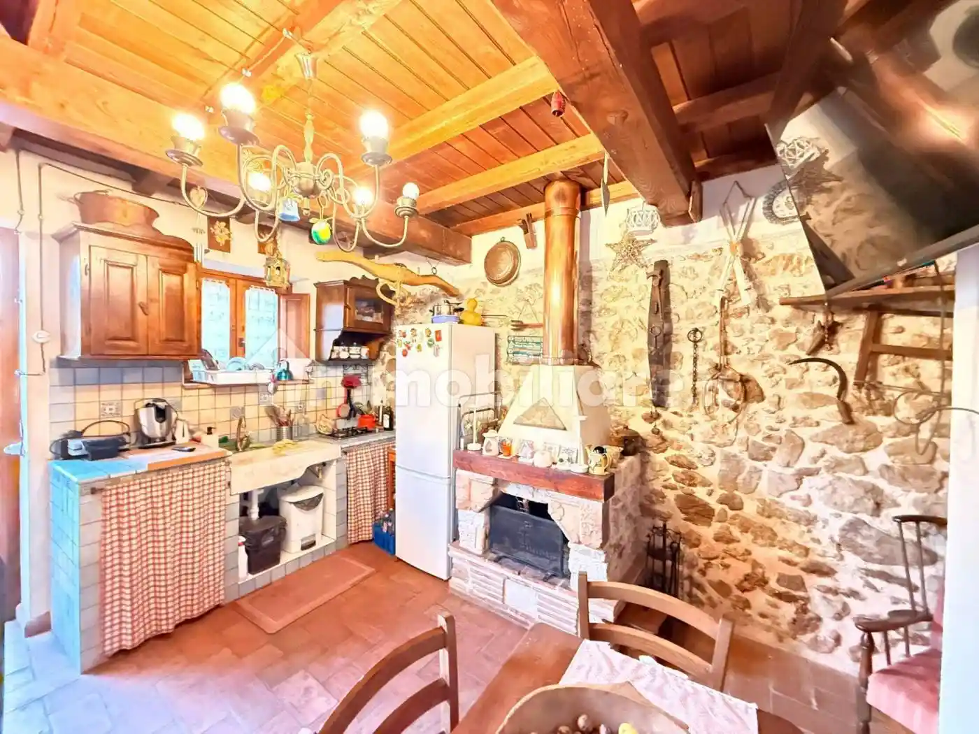 Casa indipendente in vendita a Castel Sant'Angelo