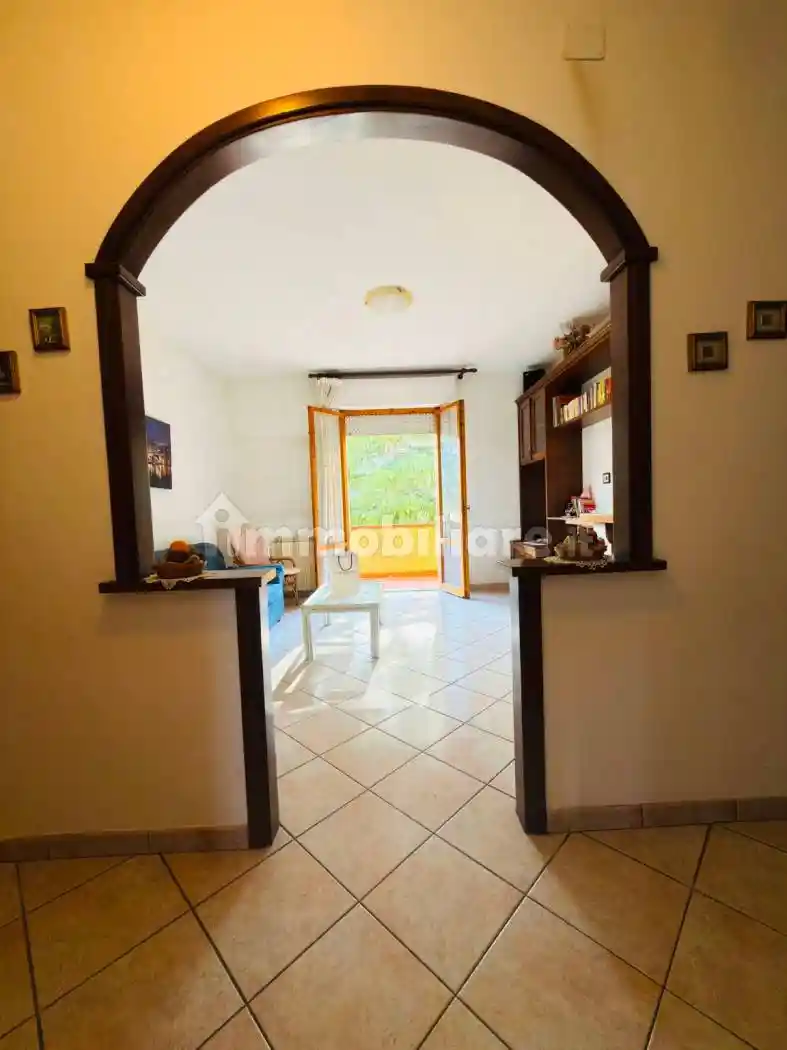 Appartamento in vendita a Bucine