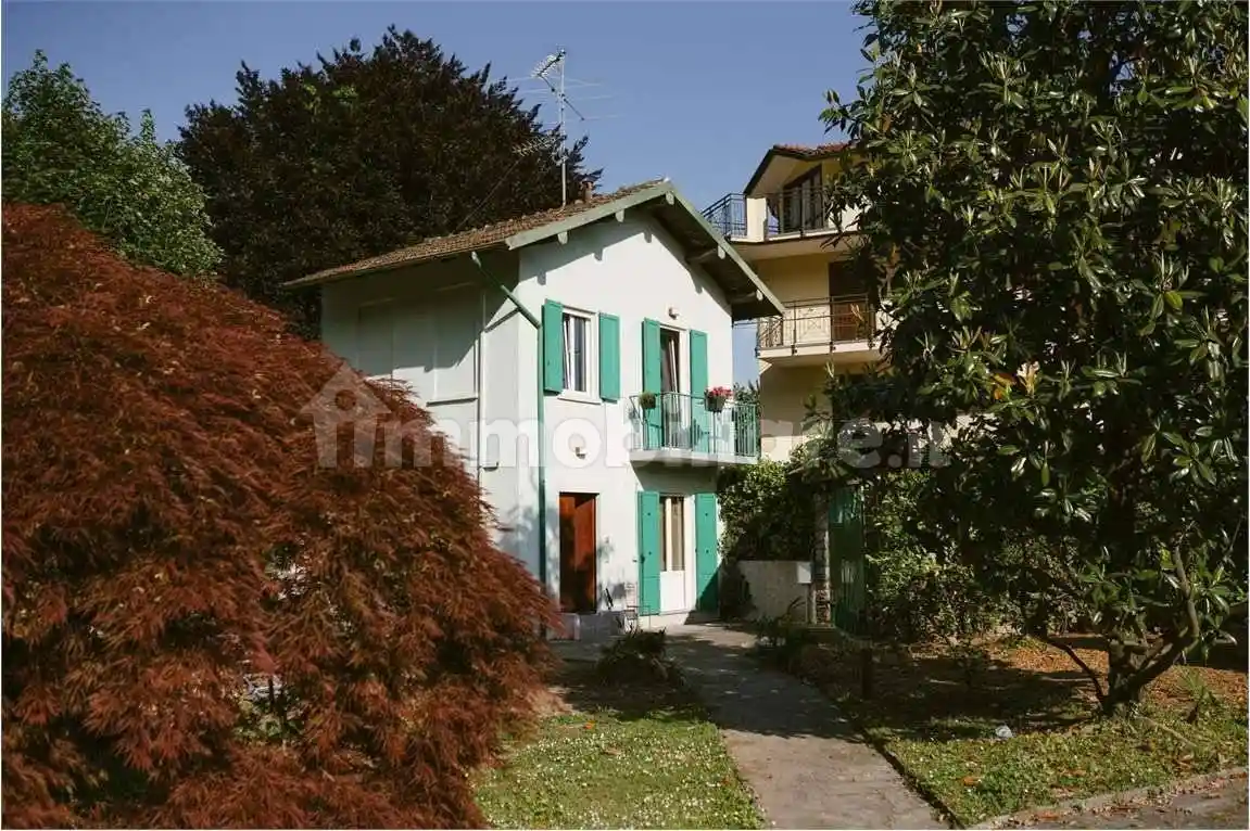 Appartamento in affitto a Lesa