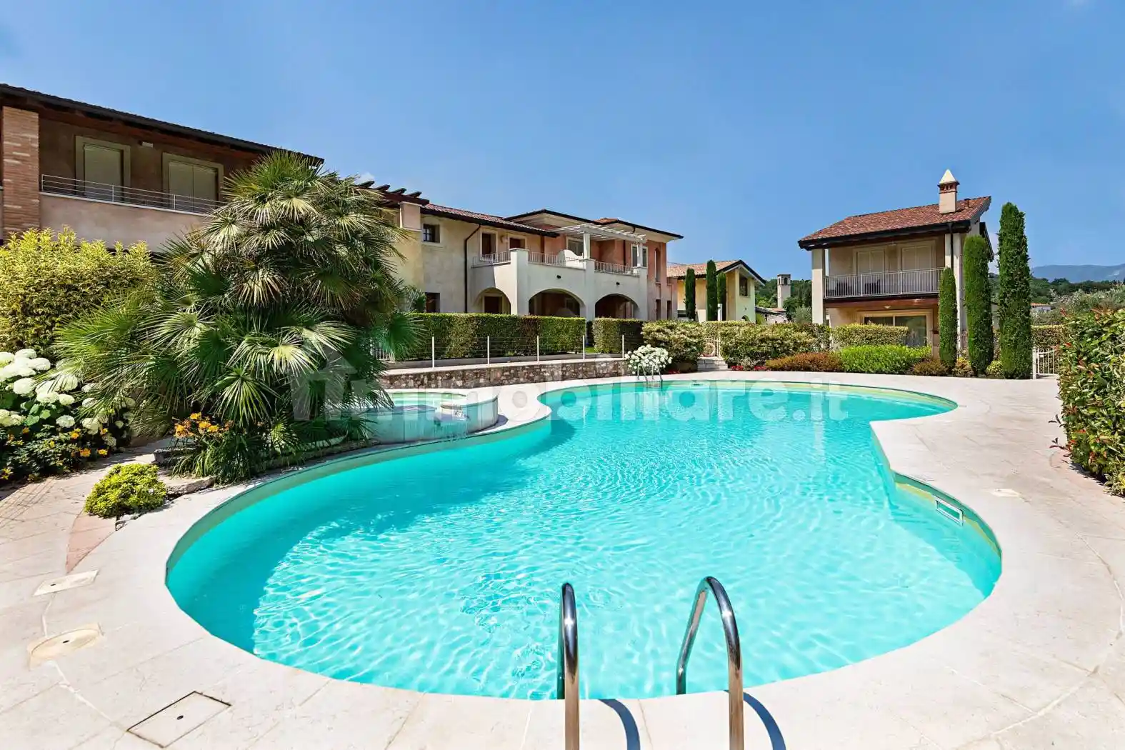 Villa in vendita a Manerba del Garda