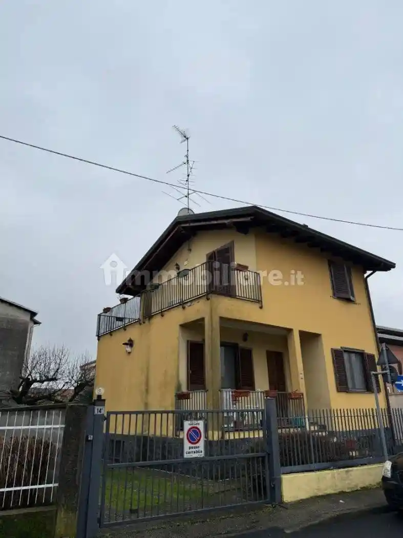 Villa in vendita a Trecate