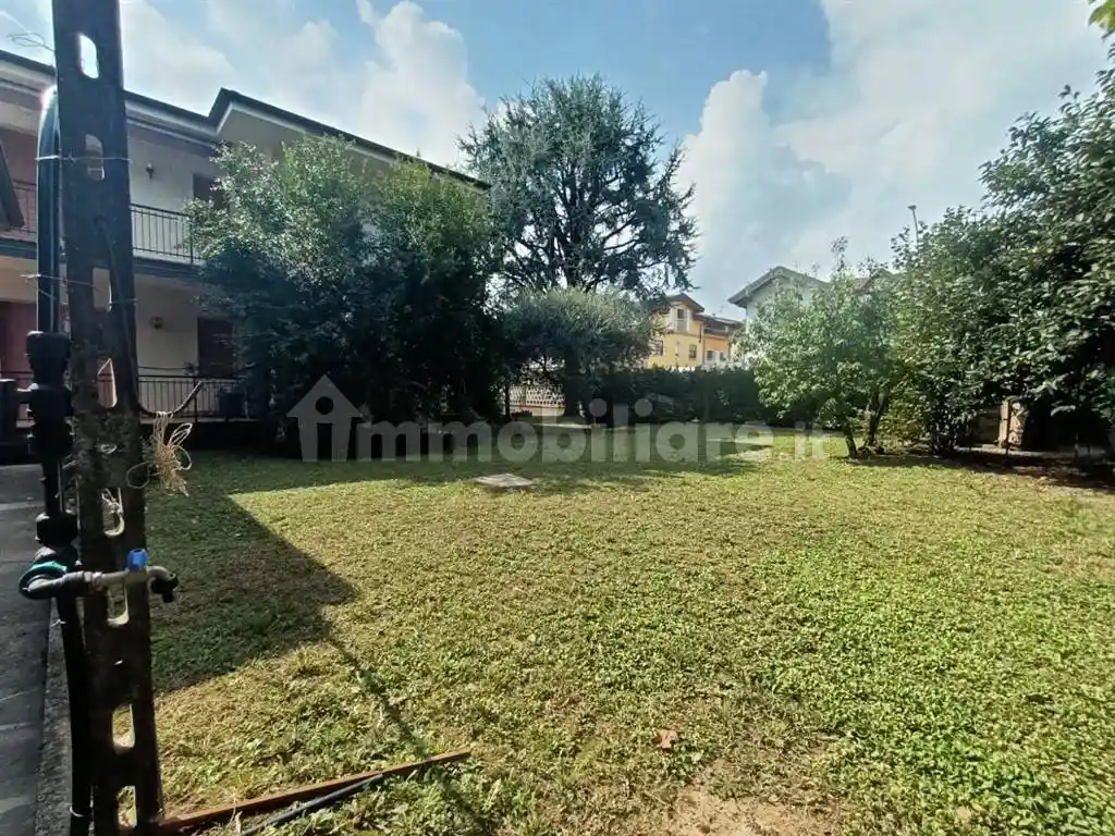 Palazzo - Edificio in vendita a Basiano