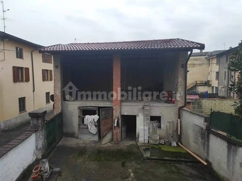 Rustico - Casale in vendita a Spirano