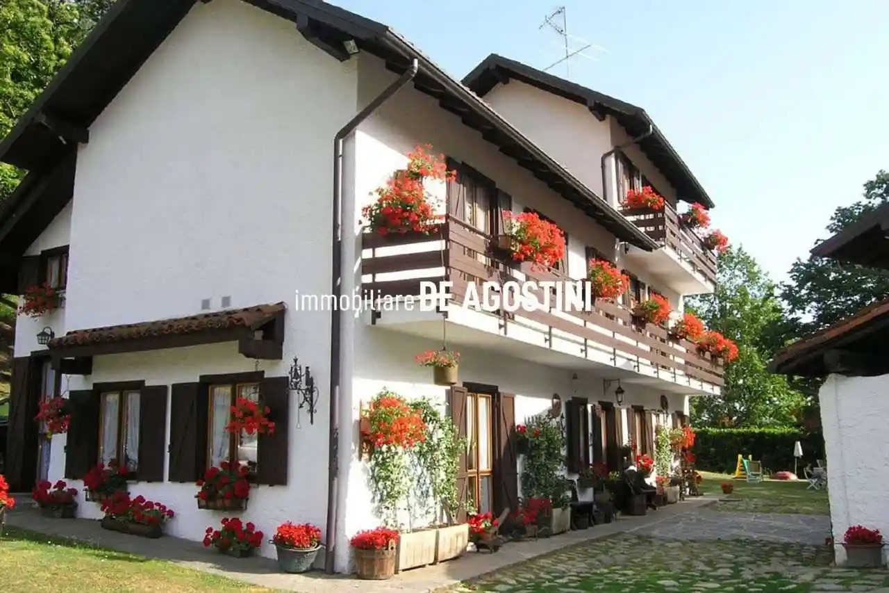 Casa indipendente in vendita a Arona