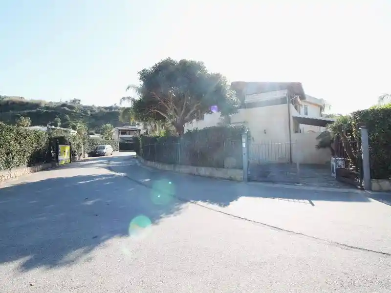 Villetta a schiera in affitto a Campofelice di Roccella