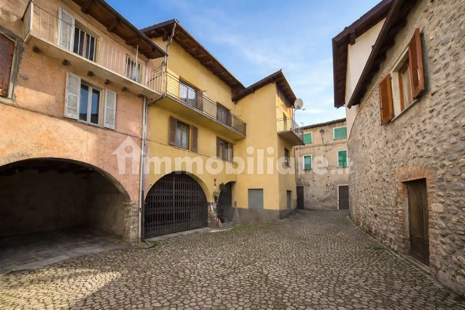 Appartamento in vendita a Introbio