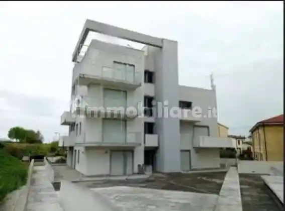 Palazzo - Stabile in vendita a Legnago