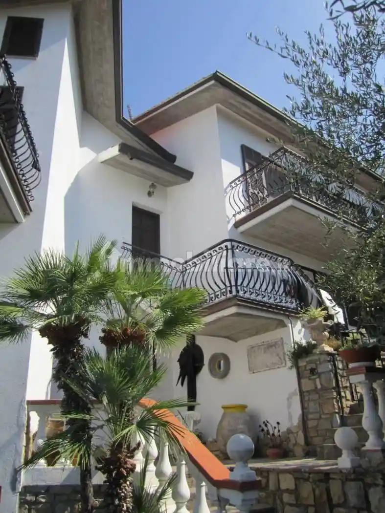 Villa in vendita a Bordighera