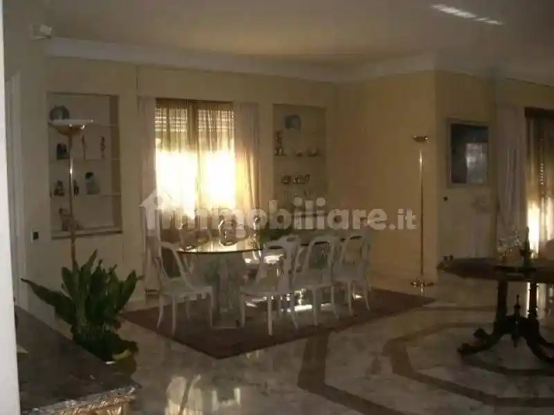 Villa in vendita a Bordighera