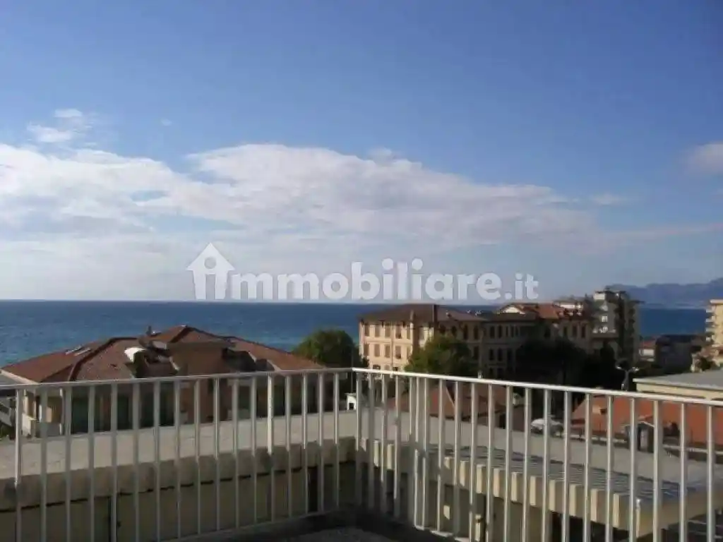 Appartamento in vendita a Bordighera