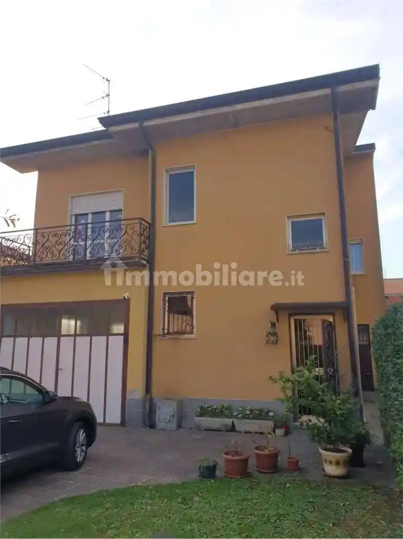 Villa in vendita a Albavilla