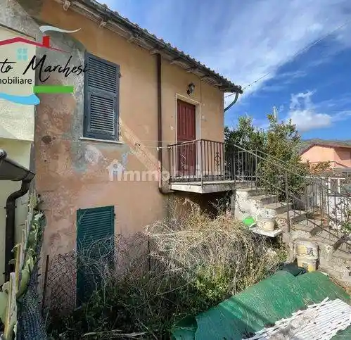 Appartamento in vendita a Avegno