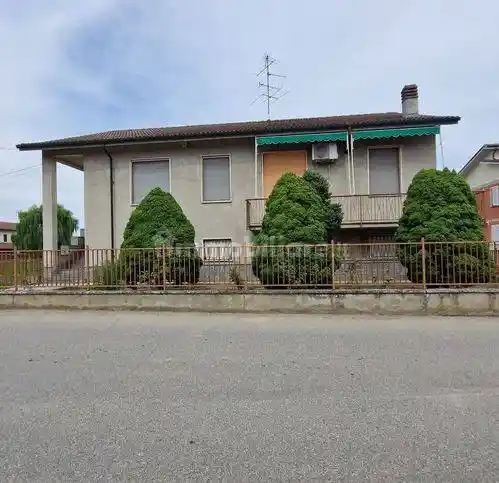 Villa in vendita a Frassineto Po