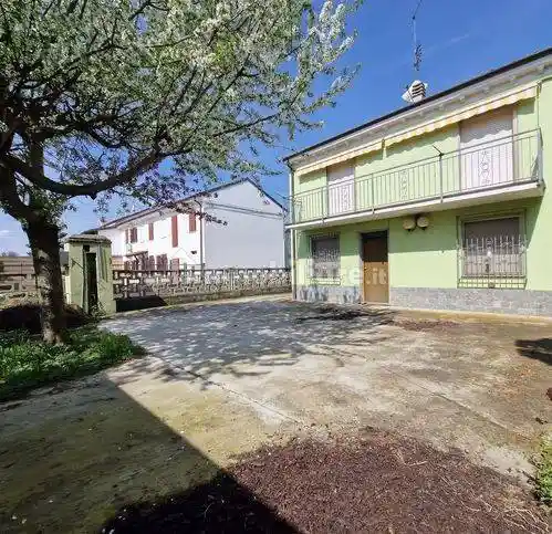 Villa in vendita a Casale Monferrato