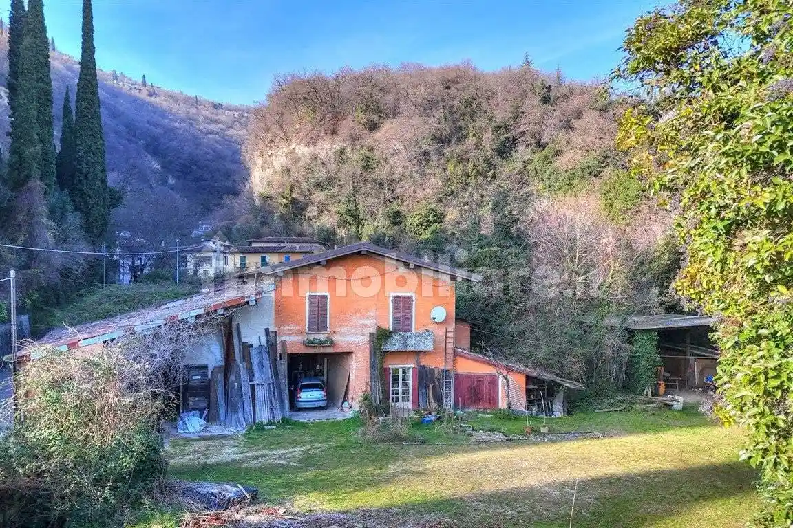Casa indipendente in vendita a Salò