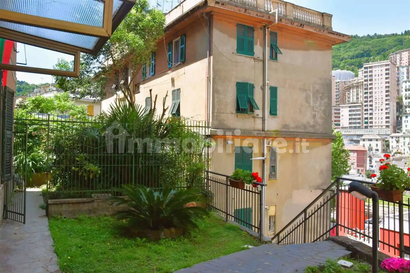 Appartamento in vendita a Genova