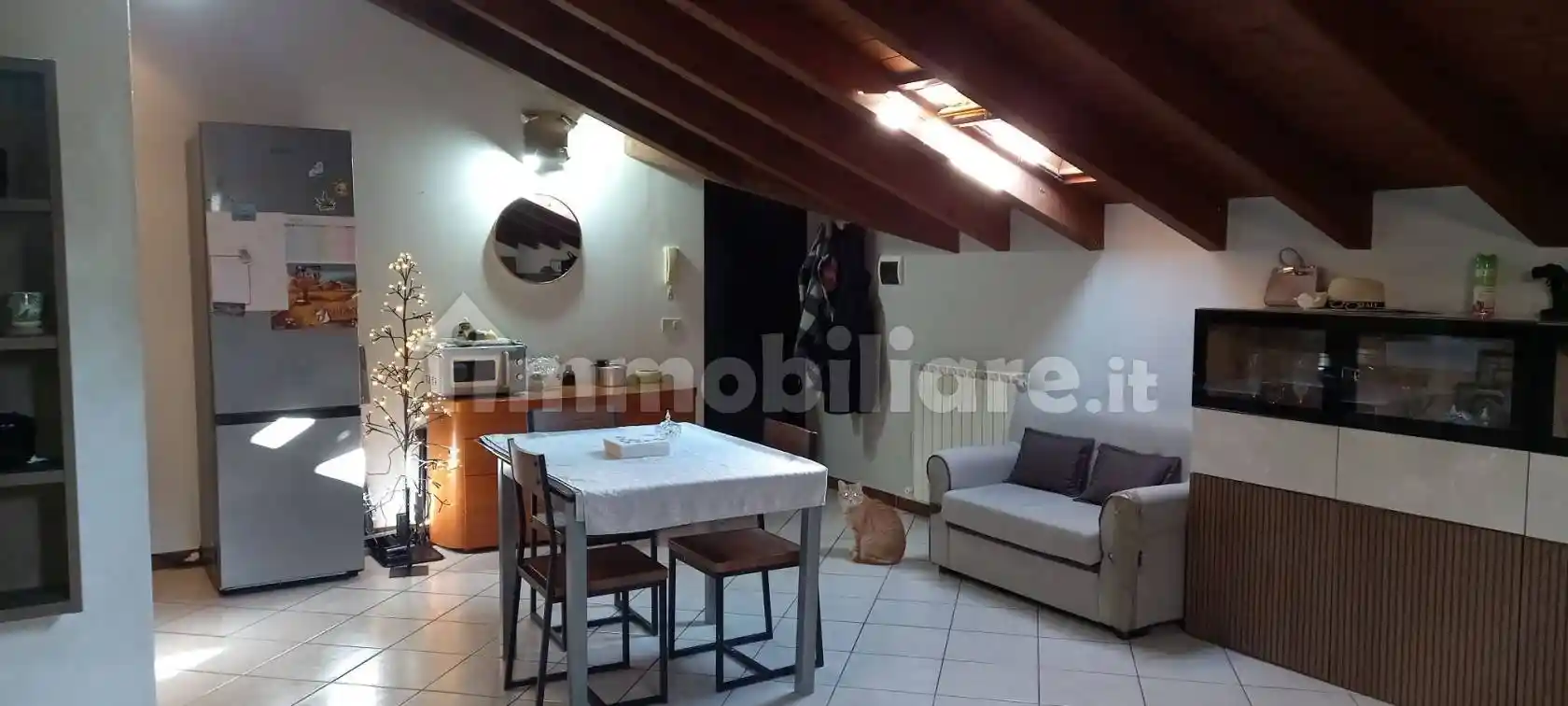 Attico - Mansarda in affitto a Oleggio