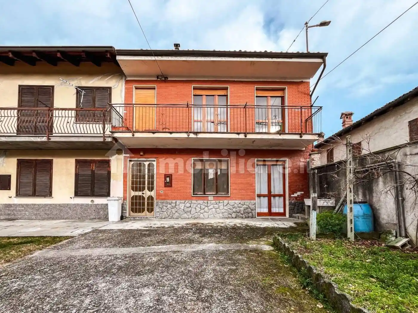 Casa indipendente in vendita a Vezza d'Alba