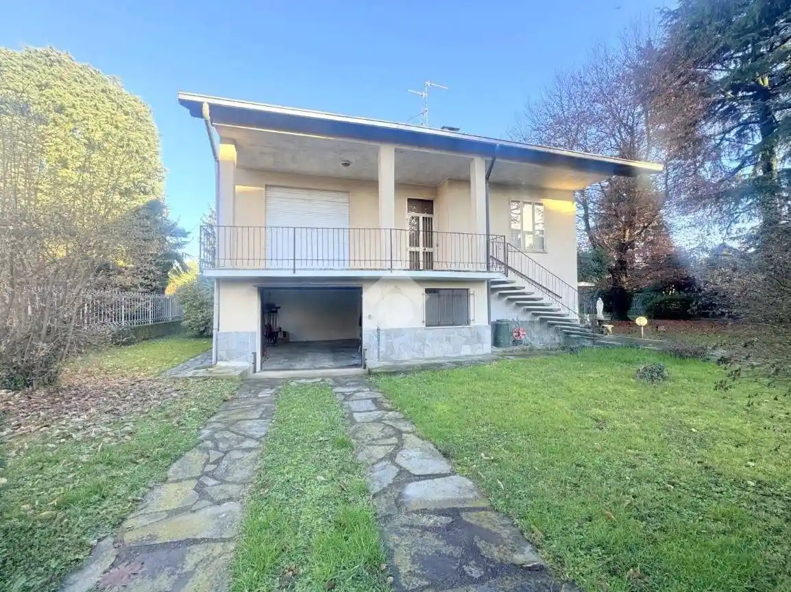 Villa in vendita a Garbagnate Milanese