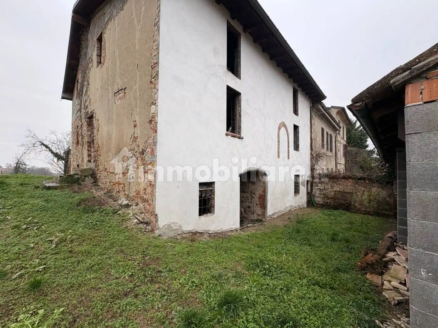 Rustico - Casale in vendita a Ziano Piacentino