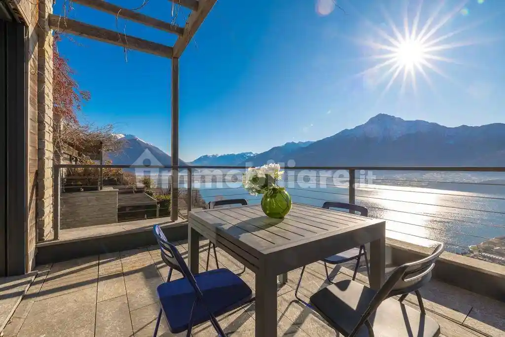 Appartamento in vendita a Domaso