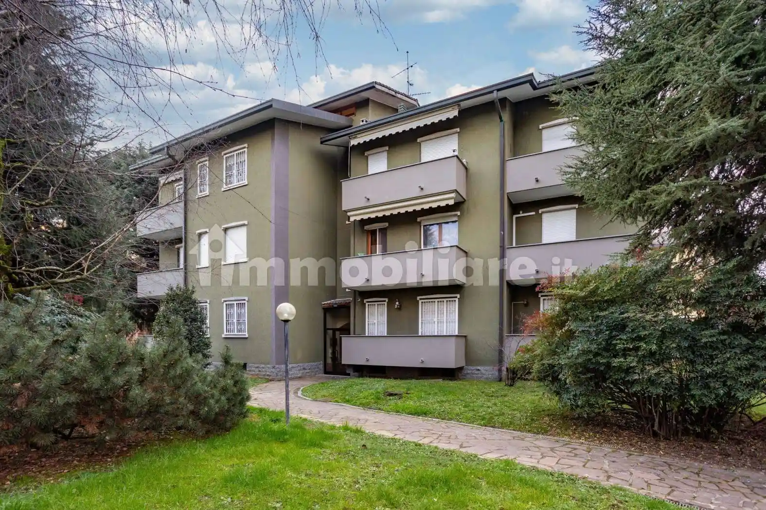 Appartamento in vendita a Burago di Molgora