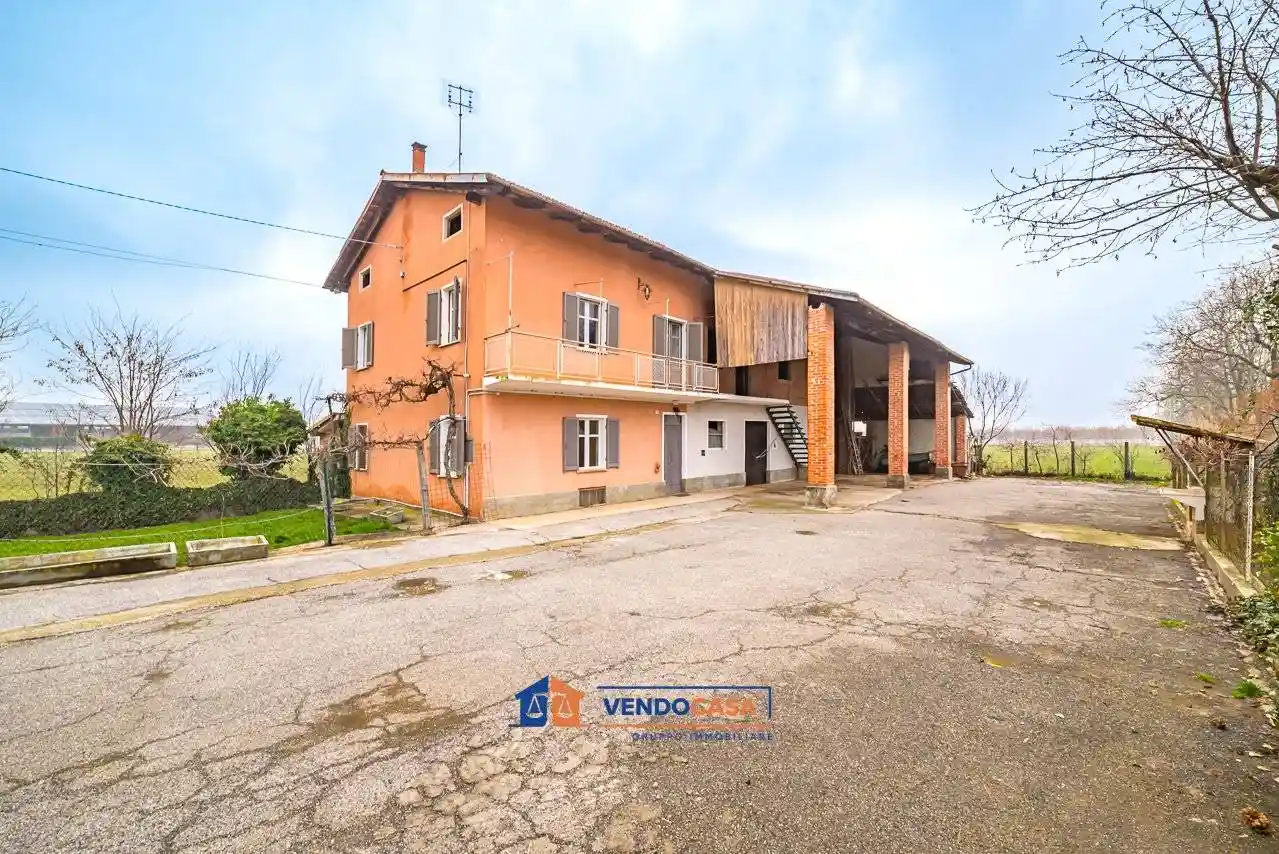 Rustico - Casale in vendita a Caraglio