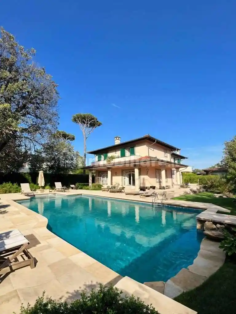 Villa in vendita a Forte dei Marmi