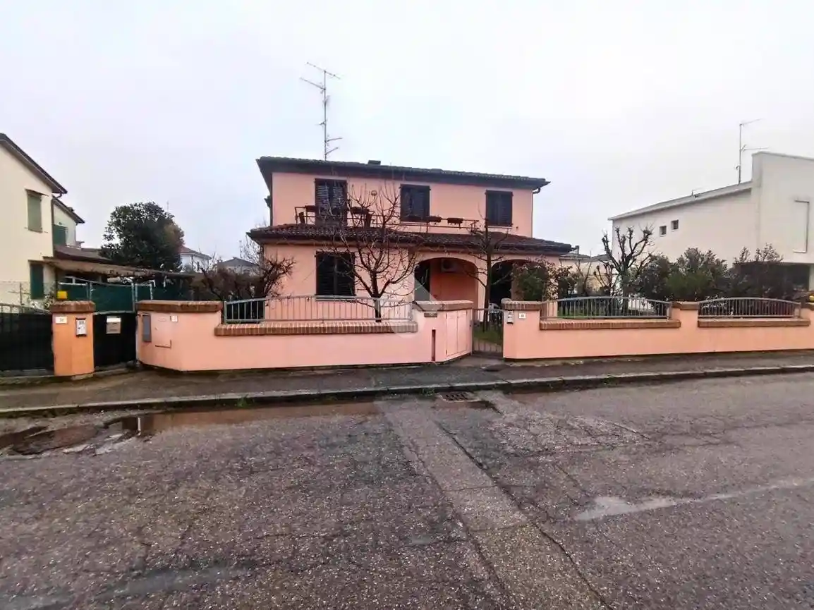 Villa in vendita a Massa Lombarda
